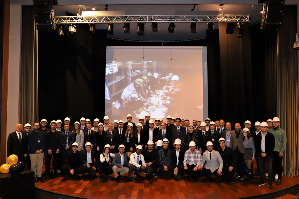 İstanbul Üniversitesi-Cerrahpaşa`da 4 Aralık Dünya Madenciler Günü Etkinliği ve Baret Takma Töreni